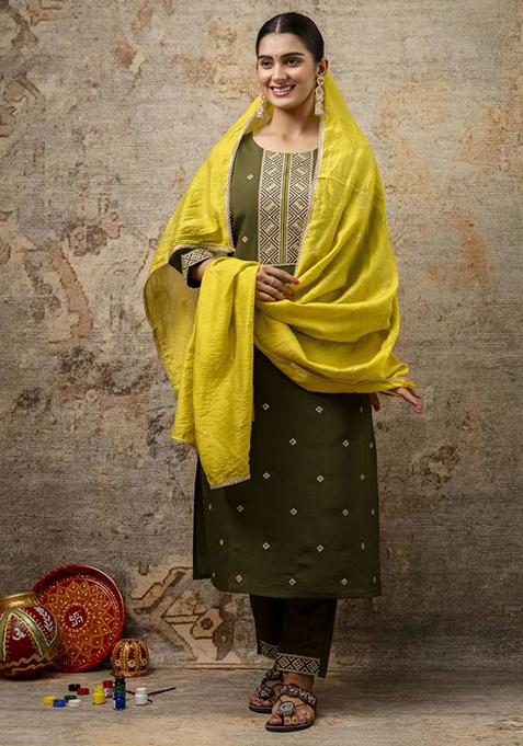Green Embroidered Silk Blend Salwar Kameez With Dupatta