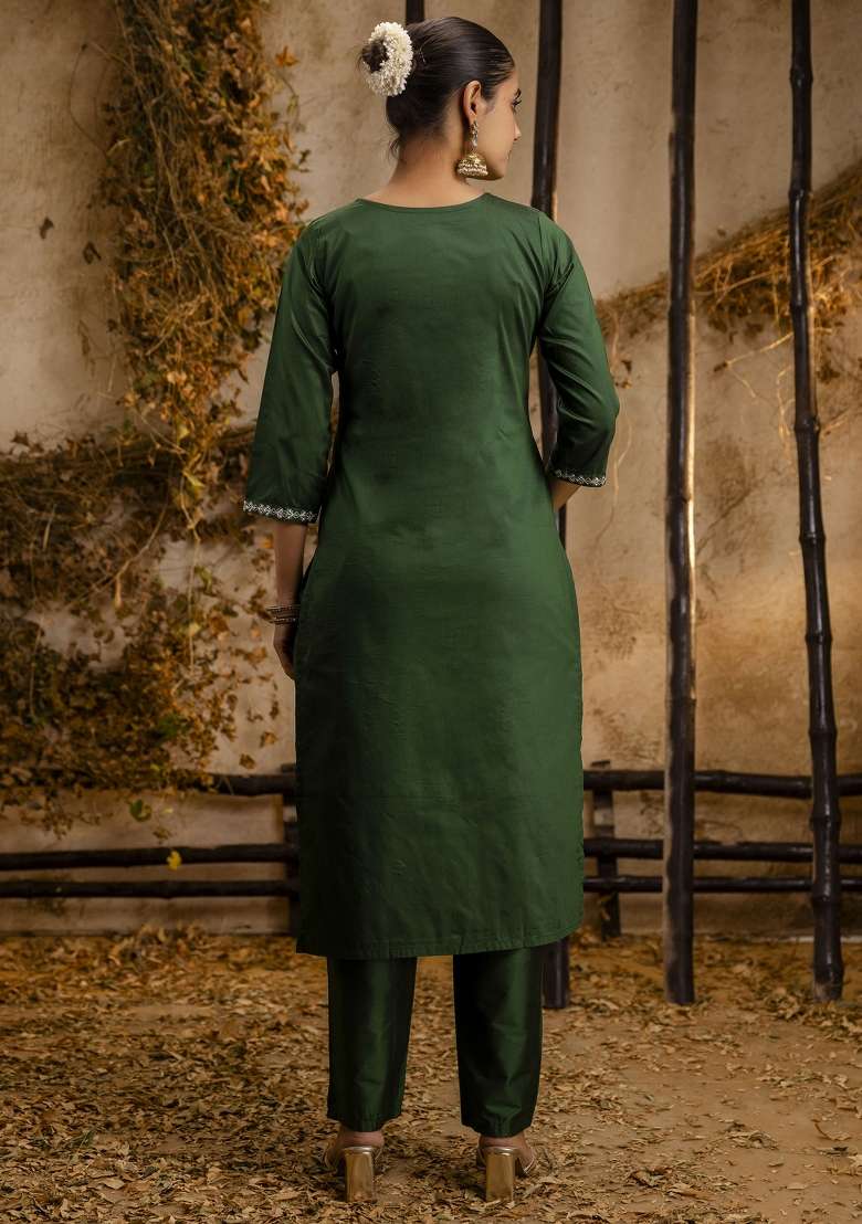 Green Embroidered Silk Blend Straight Kurta Set - Indya