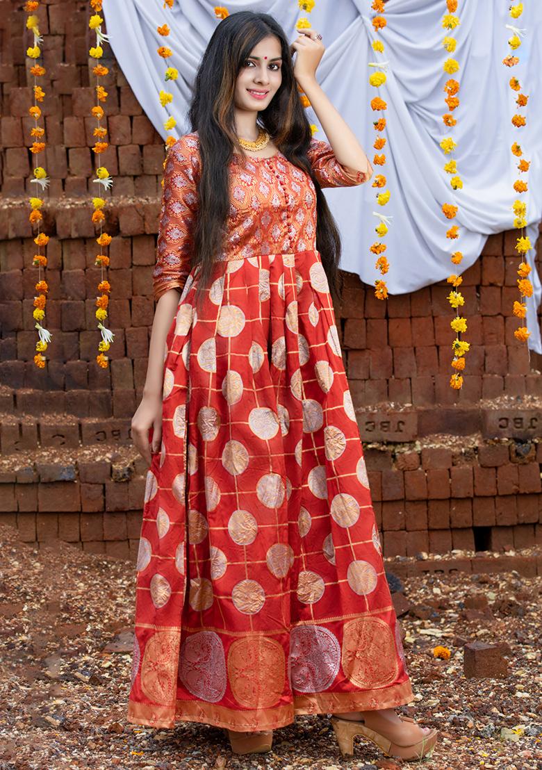 Red Weaving Litchi Silk Gown