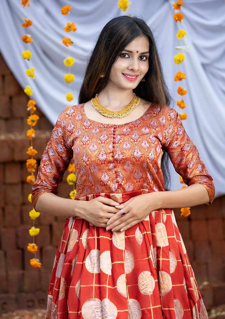 Red Weaving Litchi Silk Gown