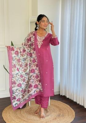 Pink Abstract Print Chenderi Salwar Kameez With Dupatta