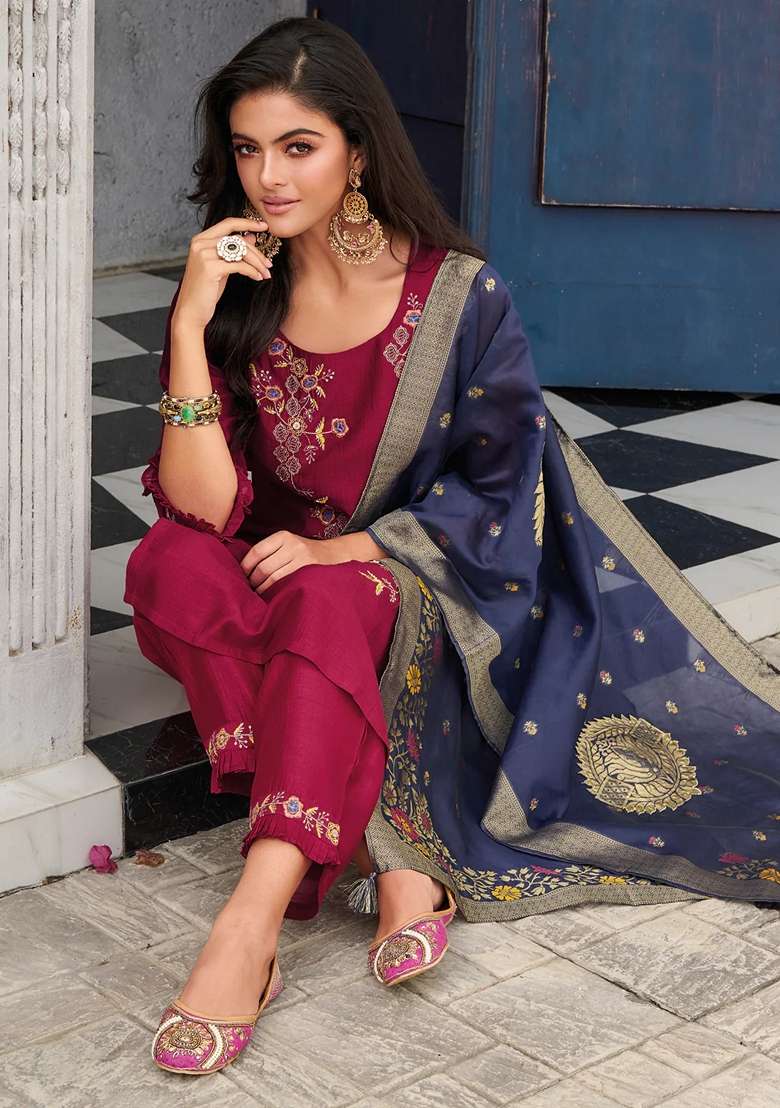 Red Embroidered Silk Blend Salwar Kameez With Dupatta - Indya