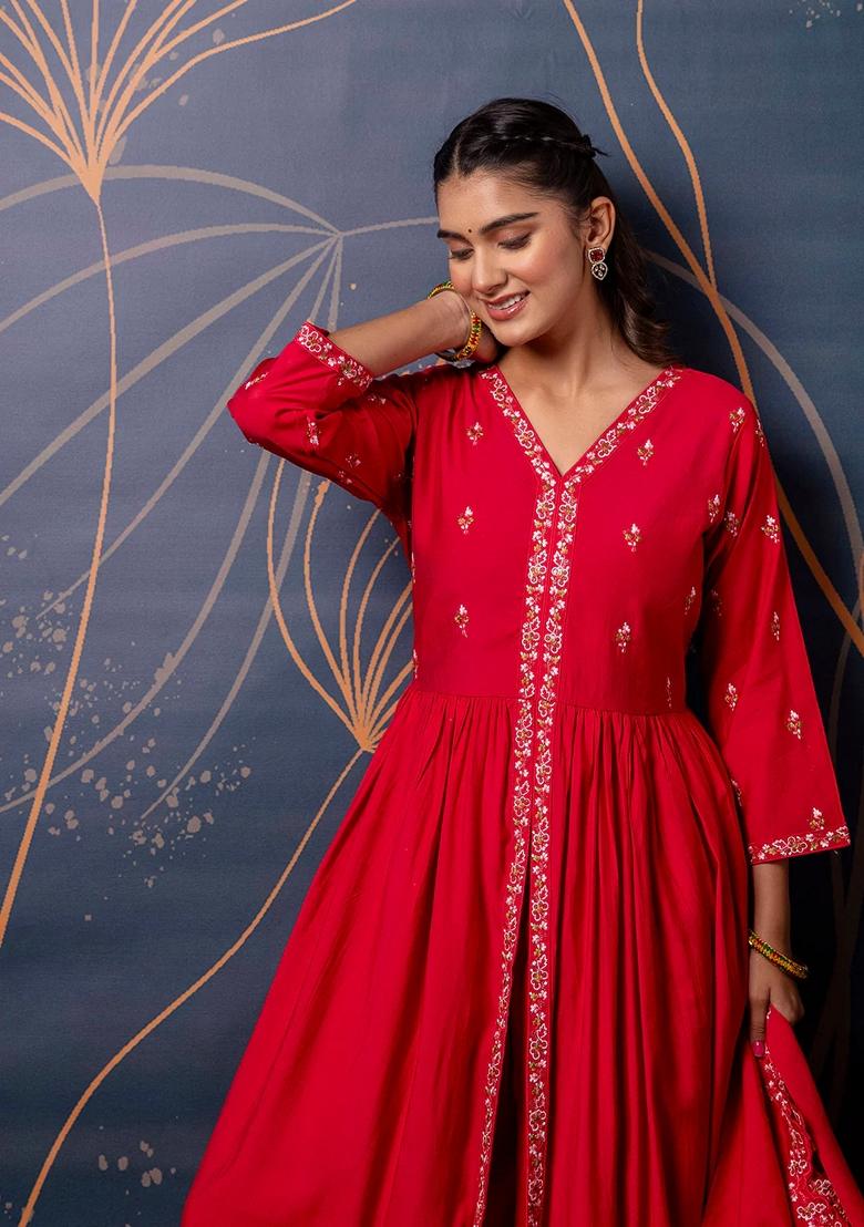 Pink Embroidered Silk Blend Salwar Kameez With Dupatta