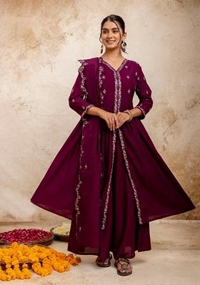 Purple Embroidered Silk Blend Salwar Kameez With Dupatta