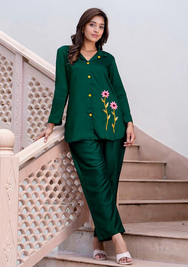 Purple Embroidered Silk Blend Salwar Kameez With Dupatta