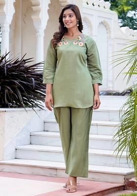 Lavender Embroidered Silk Blend Salwar Kameez With Dupatta