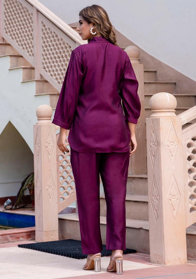 Green Embroidered Silk Blend Salwar Kameez With Dupatta