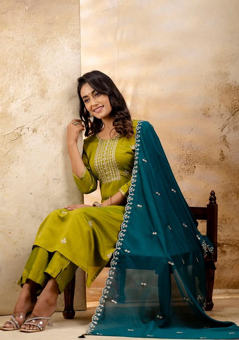 Mehendi Green Embroidered Silk Blend Salwar Kameez With Dupatta