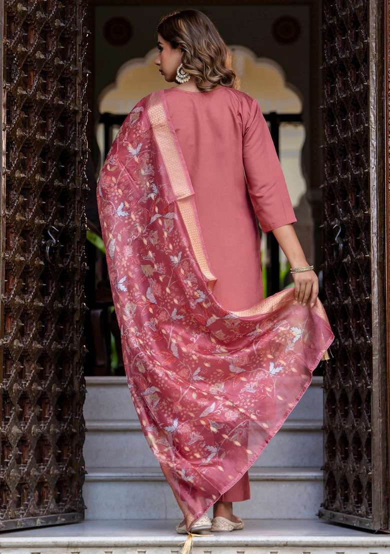 Gajri Pink Embroidered Silk Blend Straight Kurta Set - Indya