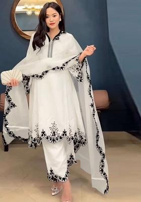 White Embroidered Georgette Pakistani Salwar Kameez With Dupatta
