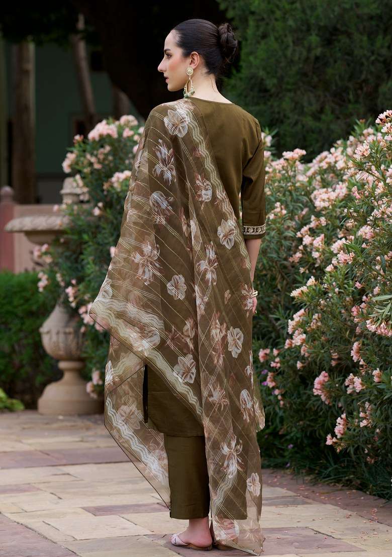 Green Embroidered Viscose Straight Kurta Set - Indya