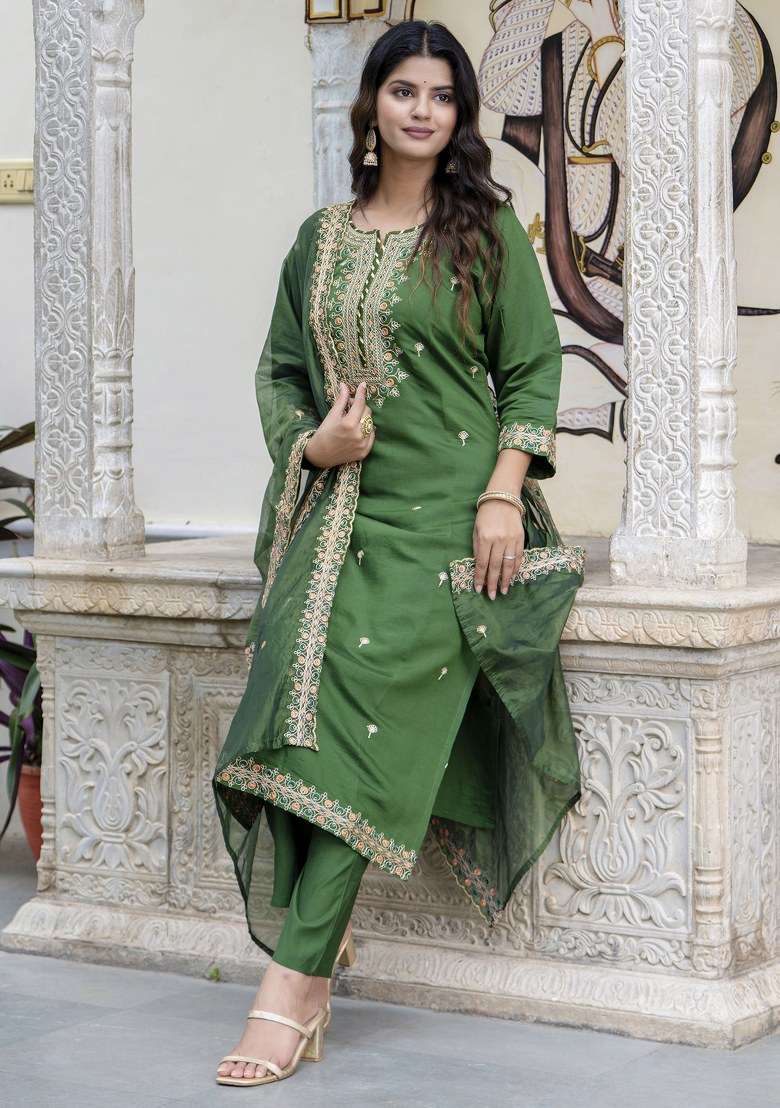 Green Embroidered Silk Straight Kurta Set - Indya