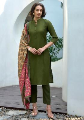 Dark Green Solid Cotton Silk Blend Salwar Kameez With Dupatta