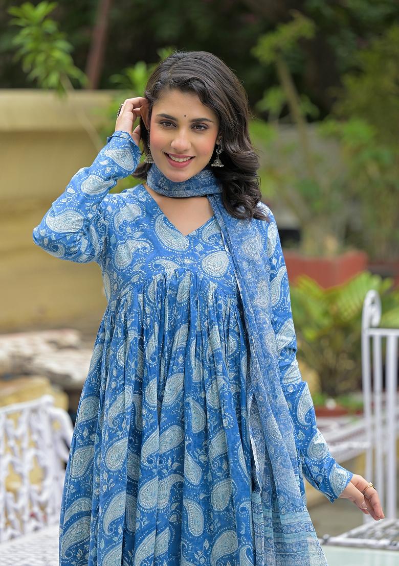 Blue embroidered Cotton Salwar Kameez With Dupatta