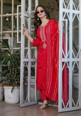Red Chanderi Viscose Embroidered Kurta Set