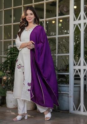 White Viscose Thread Work Kurta Set