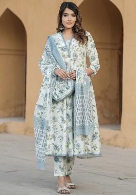 Green Cotton Blend Embroidered Kurta Set