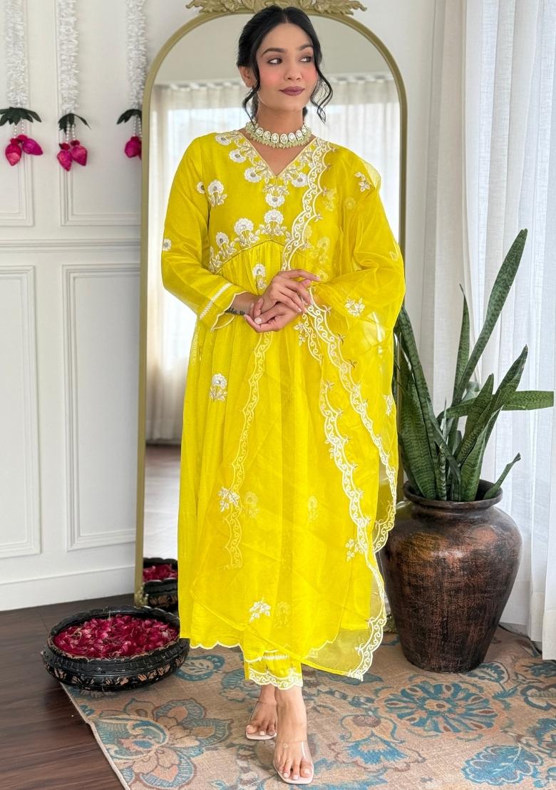 Green Vichitra Silk Embroidered Kurta Set