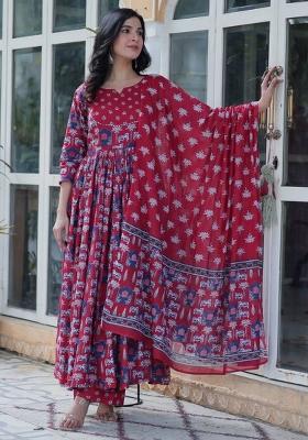 Red Cotton Solid Salwar Kameez With Dupptta