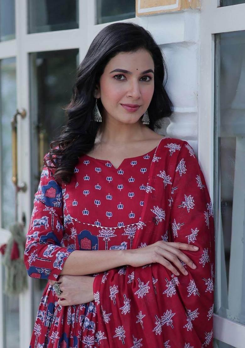 Red Cotton Solid Salwar Kameez With Dupptta