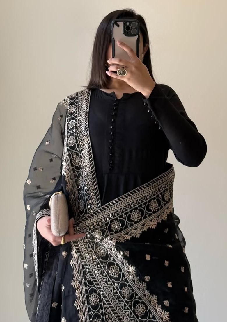 Black solid Georgette Salwar Kameez Set With Dupatta