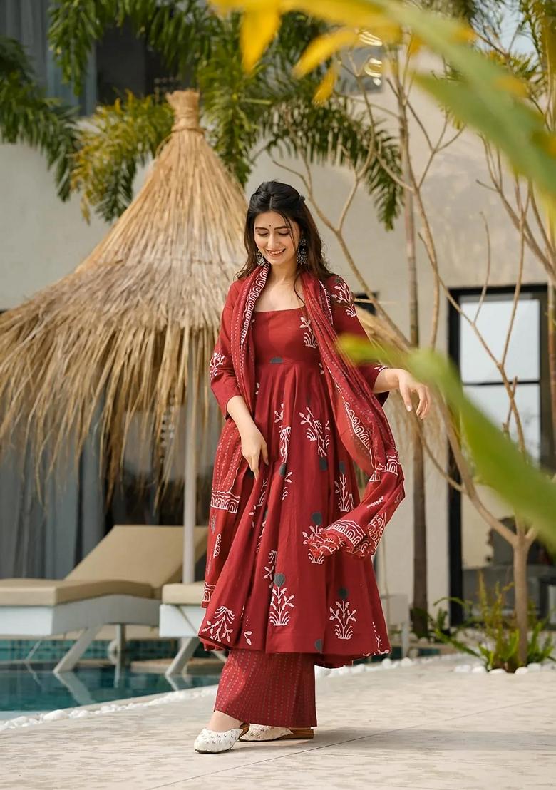 Multicolor Printed Muslin Salwar Kameez With Dupatta