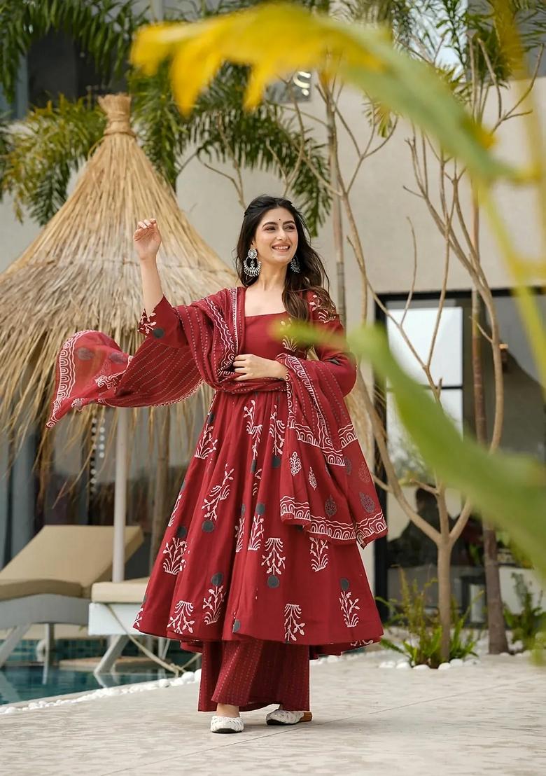 Multicolor Printed Muslin Salwar Kameez With Dupatta