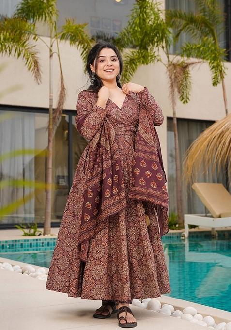 Multicolor Printed Muslin Salwar Kameez With Dupatta