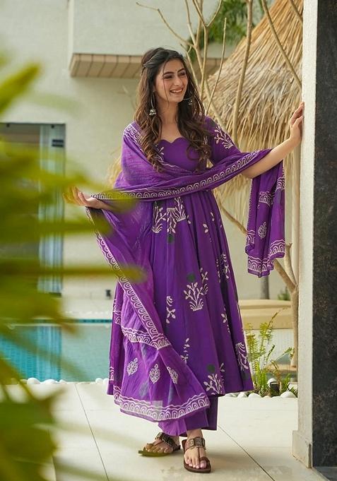 Multicolor Printed Muslin Salwar Kameez With Dupatta