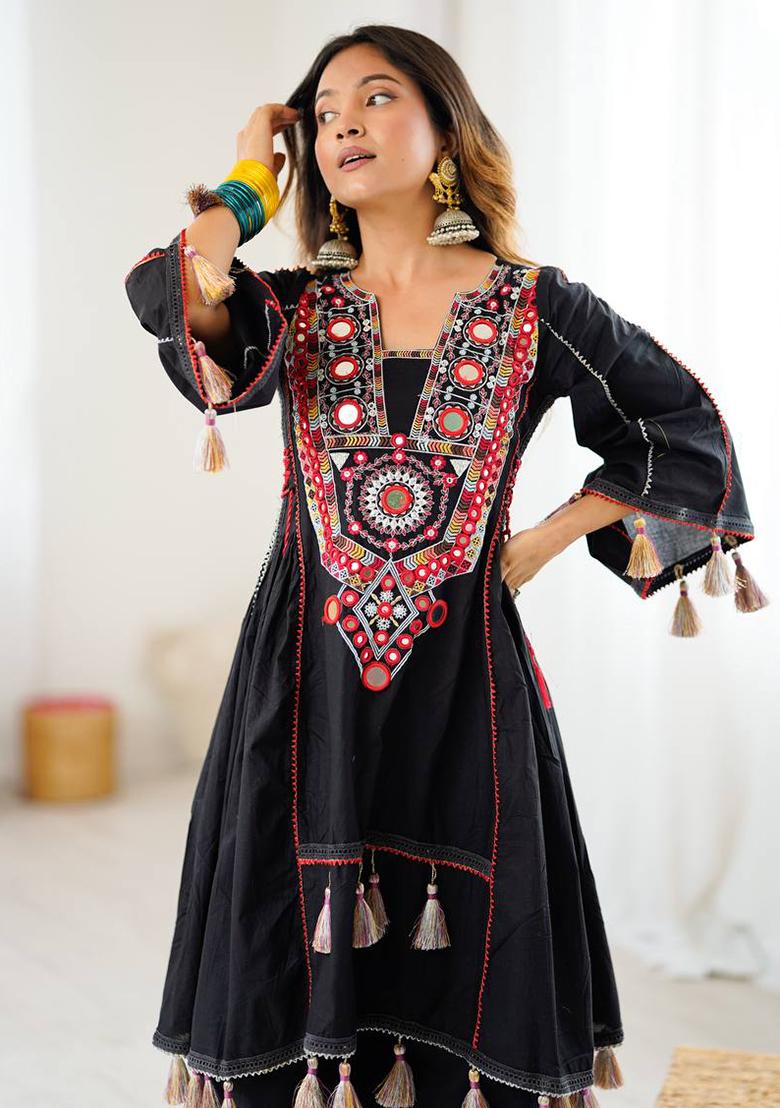 Black Embroidered Cotton Kurta set - Indya