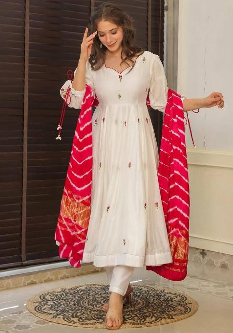 Off White Embroidered Chanderi Kurta Set
