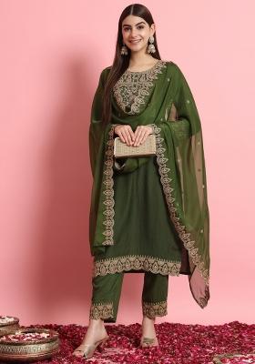 Green Embroidered Silk Blend Kurta Set