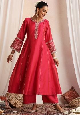 Magenta Hand Embroidery Chanderi Kurta Set With Dupatta