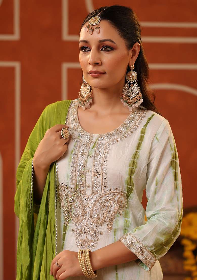 Green Embroidered Silk Blend Straight Kurta Set - Indya