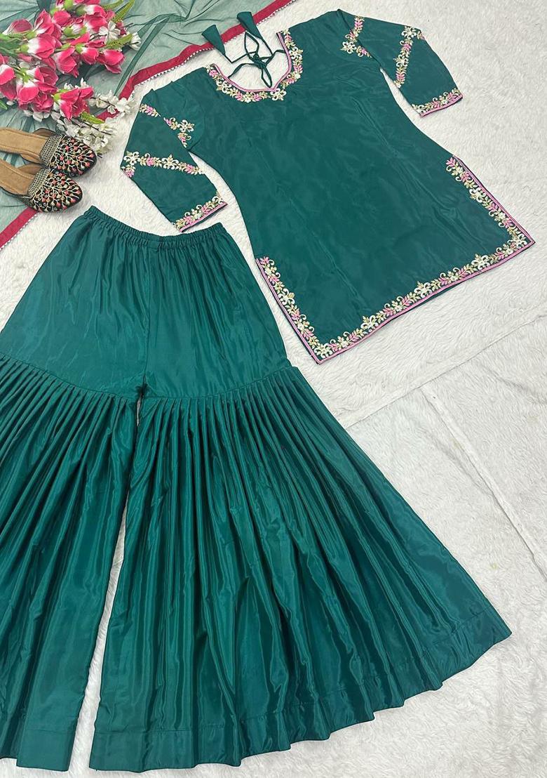 Green Embroidery Blended Kurta Set - Indya