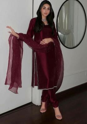 Maroon Solid Blended Kurta Set