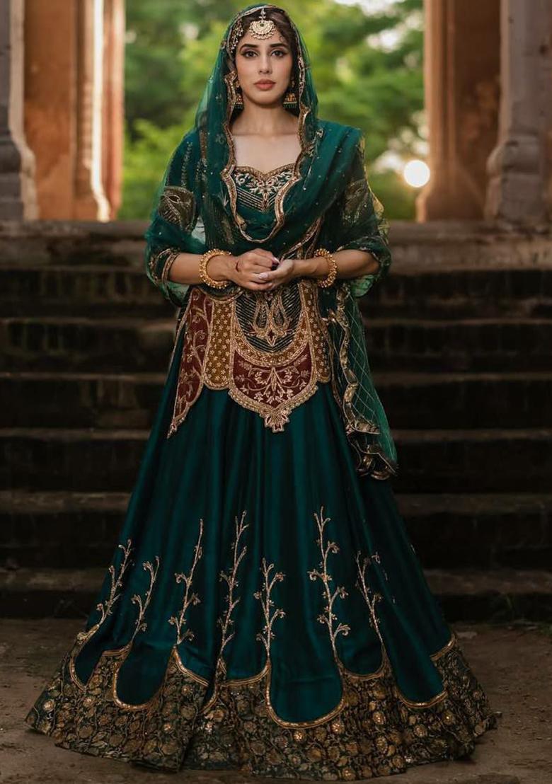 Green Embroidery Blended Kurta Set - Indya