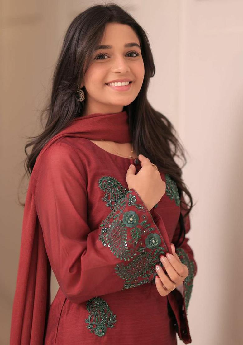 Red Embroidery Blended Kurta Set - Indya