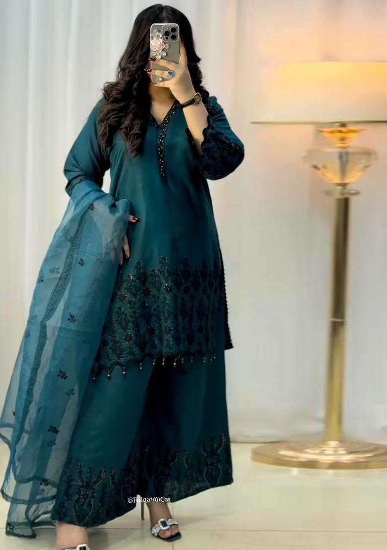 Green Embroidery Blended Kurta Set - Indya