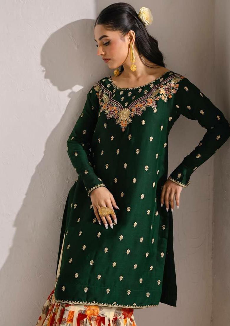 Green Embroidery Blended Kurta Set - Indya