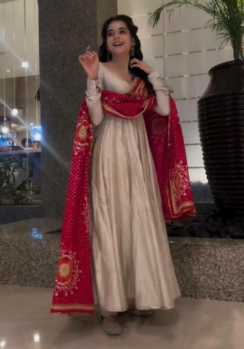 Off White Solid Blended Kurta Set