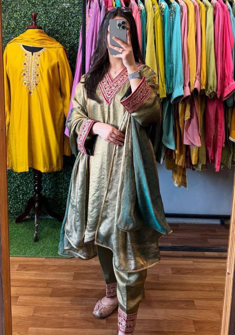 Green Solid Blended Kurta Set - Indya