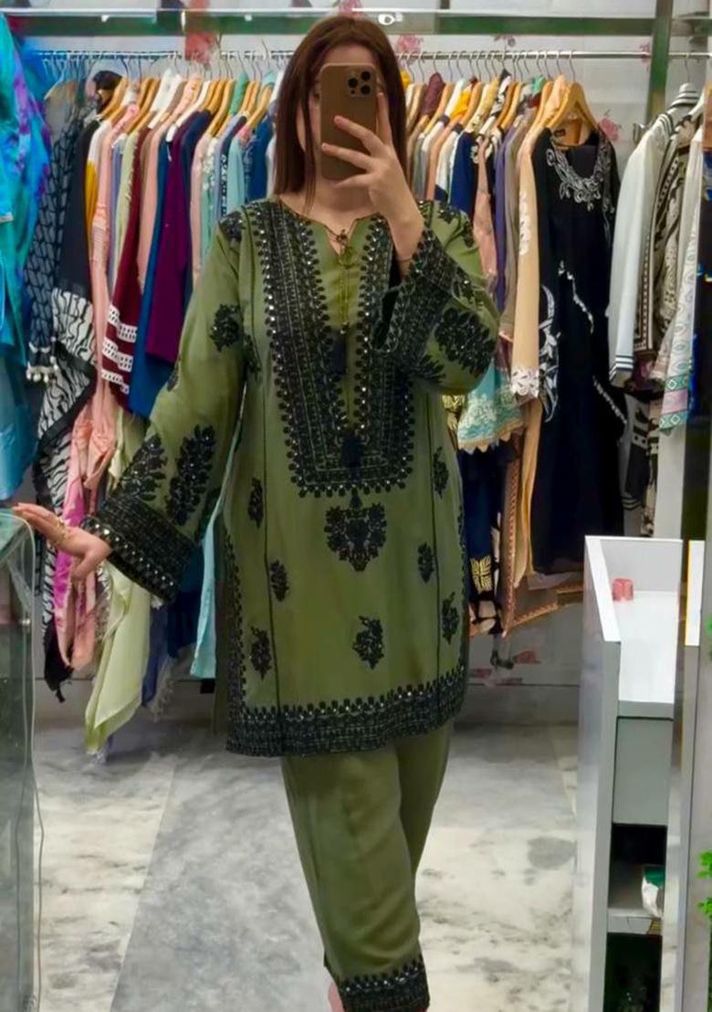 Green Embroidery Blended Kurta Set - Indya