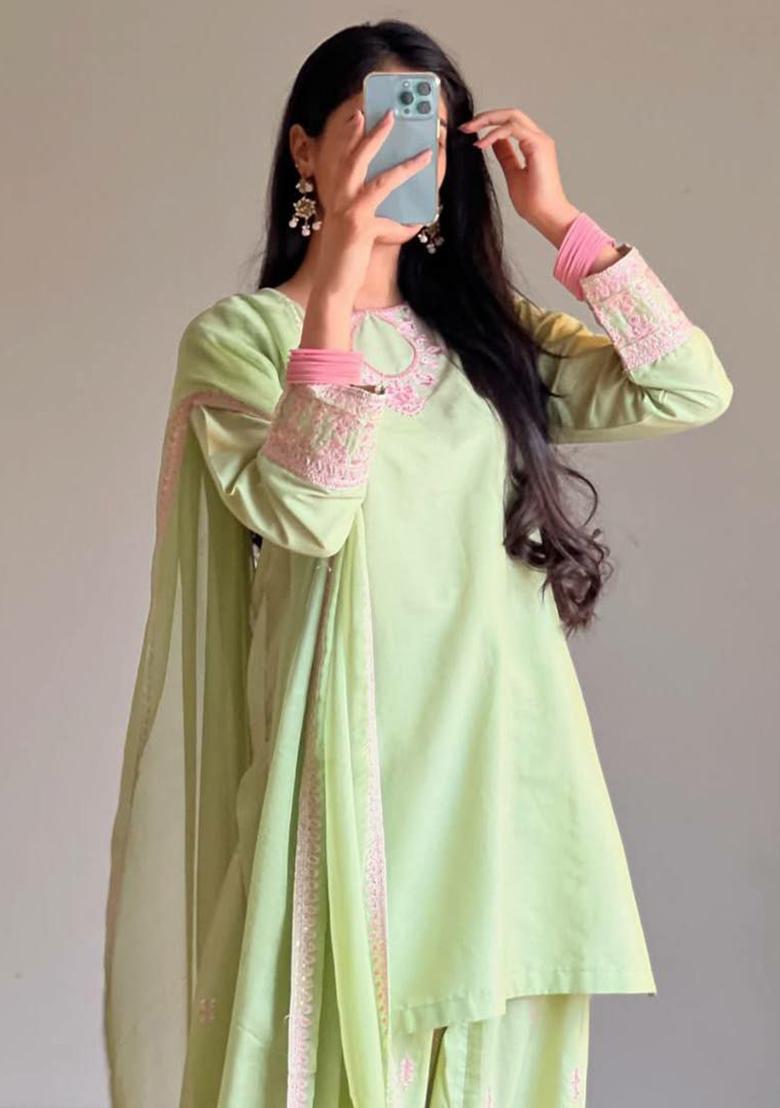 Green Embroidery Blended Kurta Set - Indya