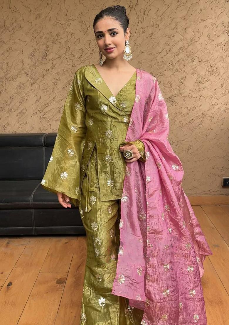 Green Embroidery Blended Kurta Set - Indya