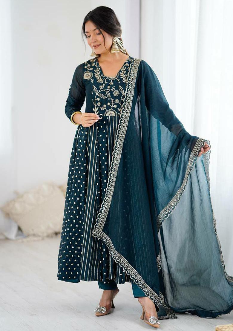 Green Embroidery Blended Kurta Set - Indya