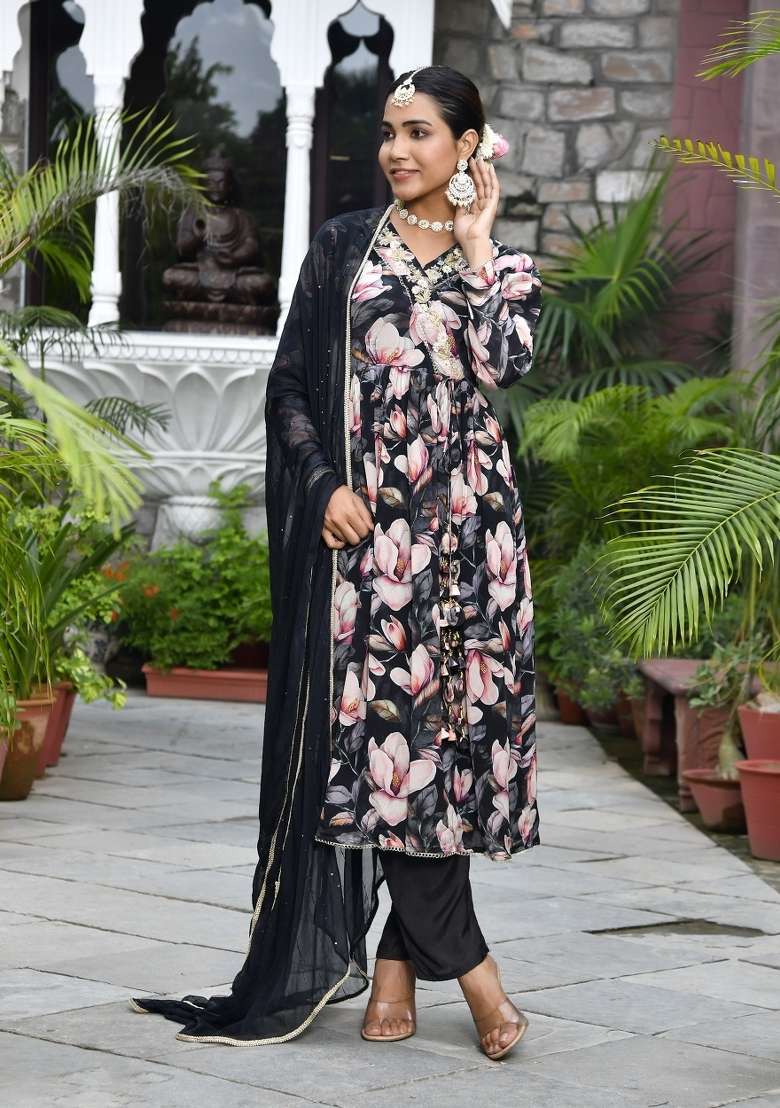 Black Embroidered Chinon Pakistani Suit Set - Indya