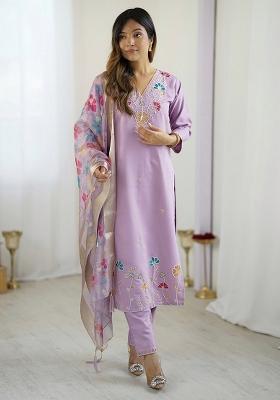 Lavender Beads Viscose Kurta Set With Dupatta