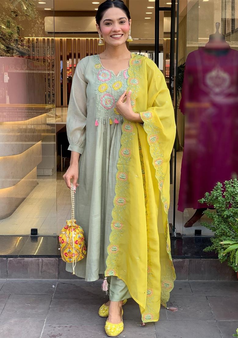 Sea Green Thread Work Silk Blend Kurta Set With Dupatta