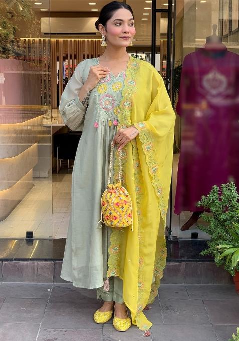 Sea Green Thread Work Silk Blend Kurta Set With Dupatta